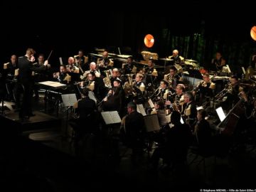 [𝐂𝐨𝐧𝐜𝐞𝐫𝐭 𝐔𝐧𝐢𝐬𝐬𝐨𝐧]

🎶Ce samedi 24 janvier, le concert Unisson s'est tenu dans la ville de Saint Gilles Croix de Vie. 
Un concert caritatif qui a rassemblé...