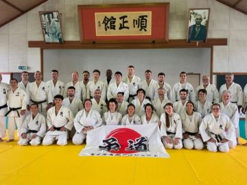 [𝗩𝗶𝗲 𝗱𝗲𝘀 𝗰𝗹𝘂𝗯𝘀 - CSAM Dojo du Pays de Brest]

🥋 40 judokas du CSAM Brest ont vécu une expérience exceptionnelle au Japon, avec un séjour partagé entre Tenri...