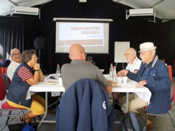 Travailler autrement : un cadre d’exception et une équipe qui inspire !

🤝 Pour bien commencer la saison, 19 élu(e)s du Comité directeur de la Ligue Ouest...